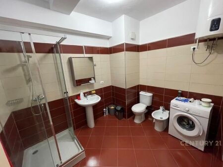 BULEVARDI I RI: Apartament 1+1 per shitje