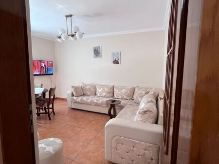 Jepet me qira apartament 2+1