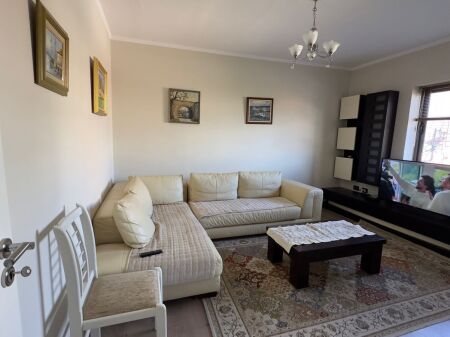 Shitet, Apartament 2+1, Rruga Fortuzi, Tirane . Empire70571