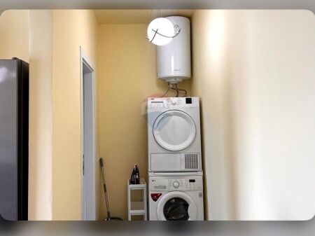 Jepet apartament me qera, Myslym Shyri