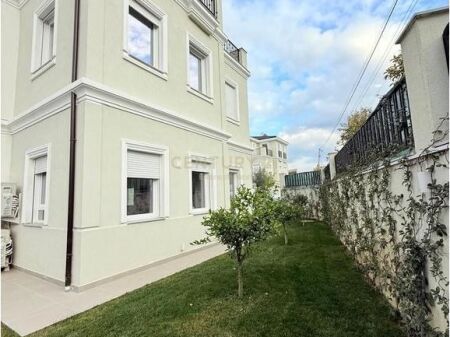 VILË MODERNE 3-KATËSHE ME QIRA PRANË TEG!!!