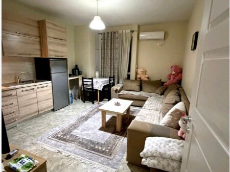 🏡 Affittasi appartamento 1+1 presso 📍 Ex Campo di Aviazione 💰 Prezzo: 46.000 Lek/mese