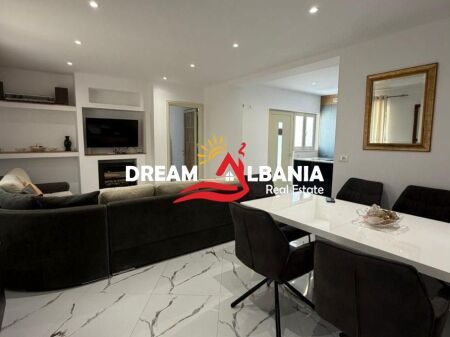 Jepet me Qira Apartament – 5 Maji, pranë picerisë “Fontana”- Tirane (4241089)