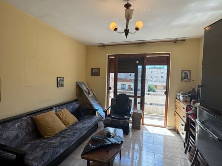 VENDESI APPARTAMENTO 2+1 VIA BARDHYL 129.000 EURO