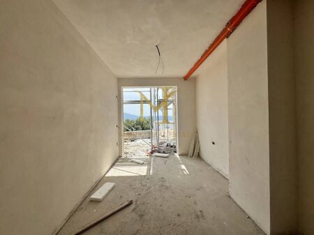 Appartamento 1+1 in vendita con piscina e vista mare. Nuovo edificio 2026. Vlora, Radhim