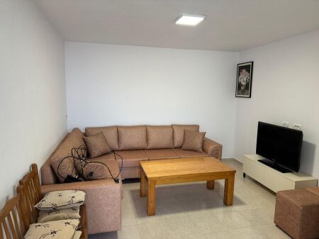 Affitto | Shtëpi private 1 + 1 | Ali Demi | 350 €/mese