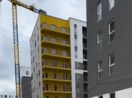 Apartament per shitje 2+1 te Tirana Entry 2