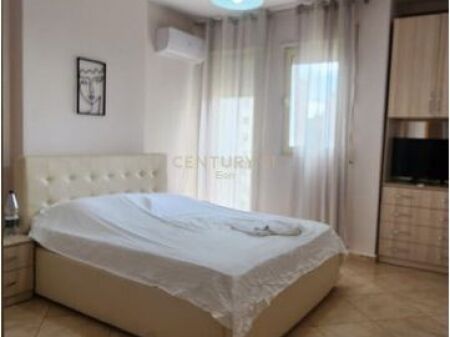 JEPET ME QERA APARTAMENT 3+1+2 PRANE PORTIT !