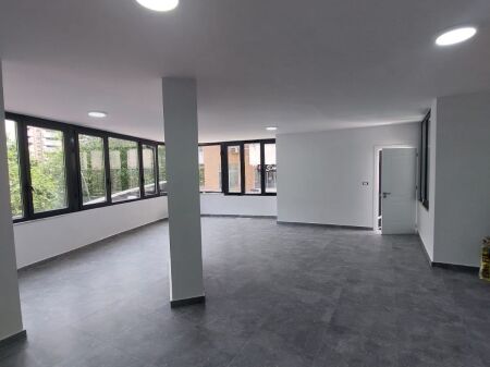 ZYRE PER QERA 150 M2 RRUGA E KAVAJES