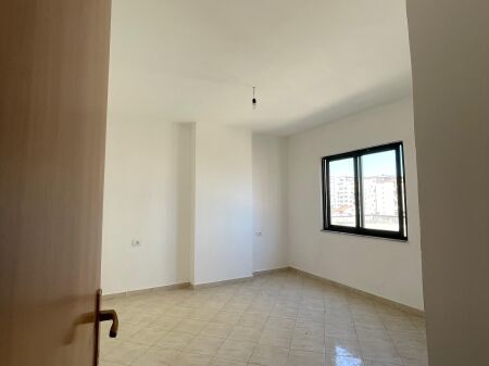 Apartament 2+1+2 për Shitje – Pranë Ish Fabrikës së Bukës, Durrës