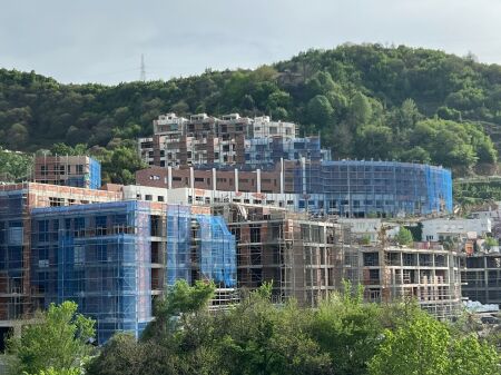 2+1 Apartment for Sale in Kodra e Diellit.