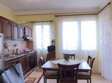 Shitet, Apartament 2+1, Pazari i Ri, Tiranë