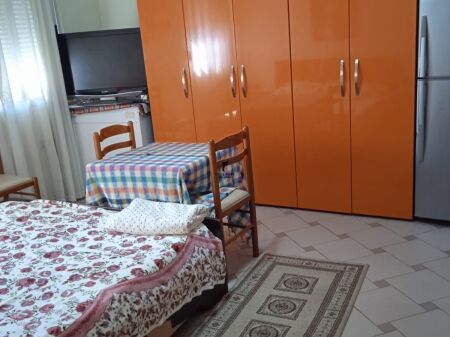 GARSIONERE ME QERA 35 M2 RRUGA E DURRESIT 50.000 LEKE  FH-79847