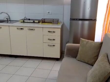 Appartamento 1+1 .28000 leke.Città studente