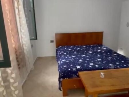 Garsoniere me qera - Vasil Shanto, prane shkolles 9 vjecare Vasil Shanto