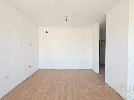 VENDESI APPARTAMENTO 2+1 NELLA RESIDENZA MIRABELLA NELLA ZONA DI OXHAKU