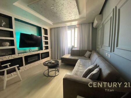 Apartament 2+1+2 per shitje prane Vila Gold