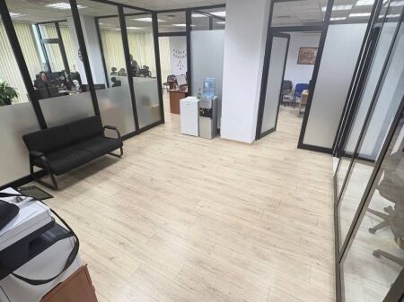 UFFICIO IN AFFITTO IN CENTRO ALL'INTERNO DI UNA TORRE COMMERCIALE