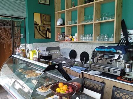 Shitet Bar-Restorant në zonën e Don Boskos