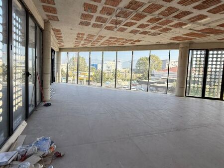 🏢✨ Edificio Commerciale in Affitto – Autostrada Tirana–Durazzo, vicino alla Dogana ✨🏢