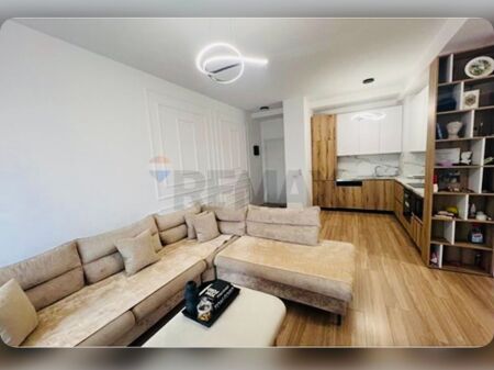 Apartament 2+1+2 me Qira te Rezidenca Marga 1
