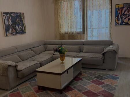 🏡 APARTAMENT 1+1 NË SHITJE – BULEVARDI ZOGU I PARË, (Perballe me Maternitetin e Vjeter )