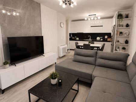SHITET APARTAMENT 2+1 KOPSHTI BOTANIK 180.000 EURO FH-79855