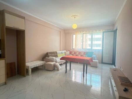 Jepet me qira 2+1+1 Urban Gate Astir 500 mije leke