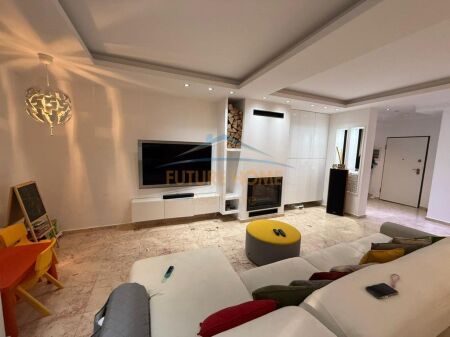 In vendita, Appartamento 3+1+2+Garage+Deposito, Lago Secco, Tirana