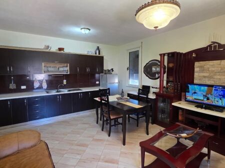 Shitet apartament 2+1, Misto Mame
