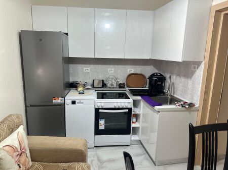 Qera | Shtëpi private 2 + 1 | Rruga Shefqet Kuka | 450 €/muaj