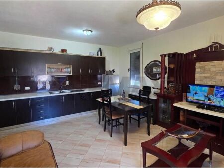 Shitet apartament 2+1, Misto Mame