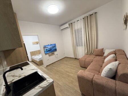 Apartament me qera 1+1 - 📍5 Maj, rruga Lucie Miloti , perballe Black Stone