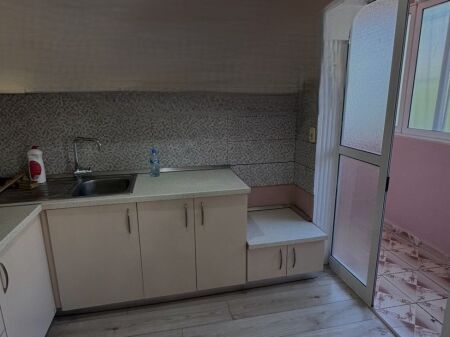 🏡 Shitet Apartament 1+1 tek Rruga Irfan Tomini