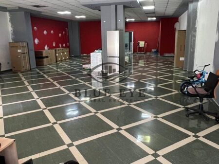 Ambient Biznesi me Qira pranë Stacionit të Trenit