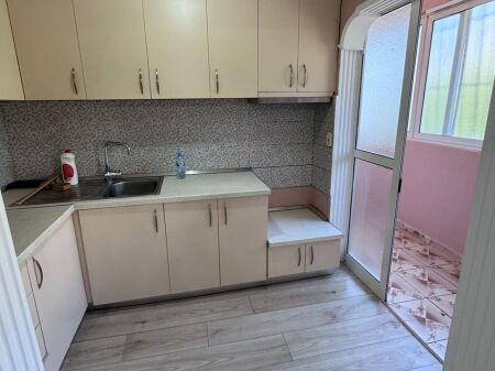 🏡 **Shitet Apartament 1+1 – Rruga Irfan Tomini, Tiranë** ✨
