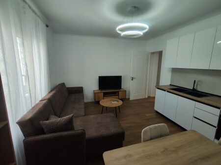 Jepet me qira 1+1 Kinostudio Te UET 500€