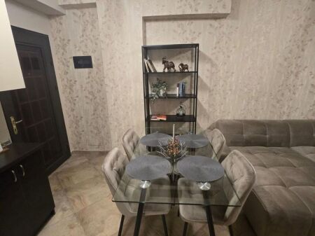 Qera | Apartament 1 + 1 | Rruga e Barrikadave | 650 €/muaj