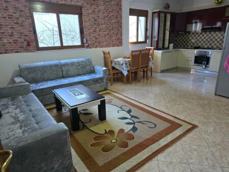 Qera | Shtëpi private 1 + 1 | Vilat Amerikane | 450 €/muaj