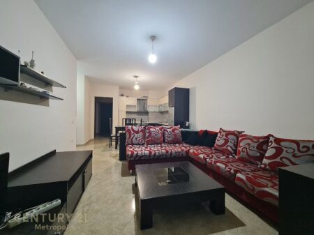 Shitet apartament 2+1 pallatet Çabej - Yzberisht