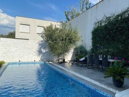 VENDESI, VILLA PREMIUM con PISCINA, RESIDENZA KODRA E DIELLIT 2‼️