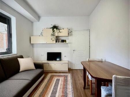 Apartament 1+1 per qera pazari i Ri !