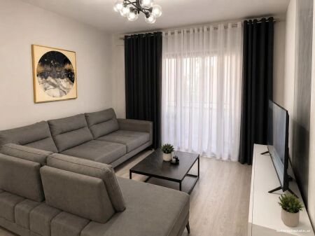 Apartament Ne Shitje 2+1 tek Kopshti Botanik (ID B120878) Tirane