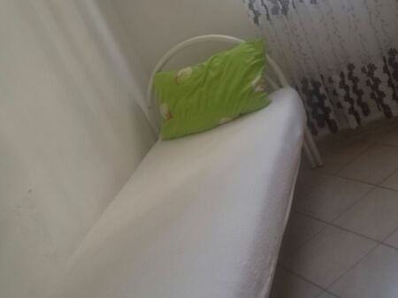 Garsionere 200 euro.Astir