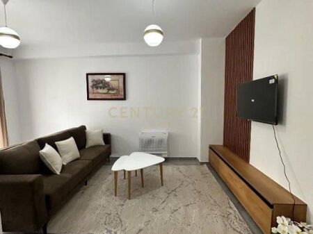 Japim me qera apartament 1+1 ne Laprake.