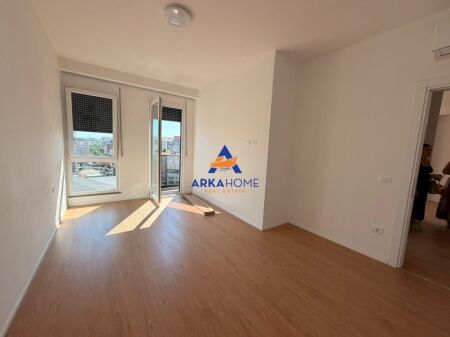 AFFITTASI APPARTAMENTO 2+1+2+BALCONE PRESSO “RESIDENCA STAR BOSKO” 65000 LEK