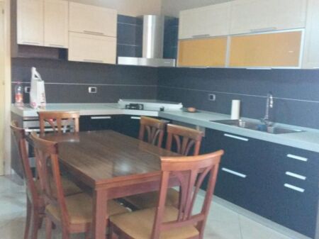 Rent | Apartament 2 + 1 | Rruga Vaçe Zela | 450 €/month