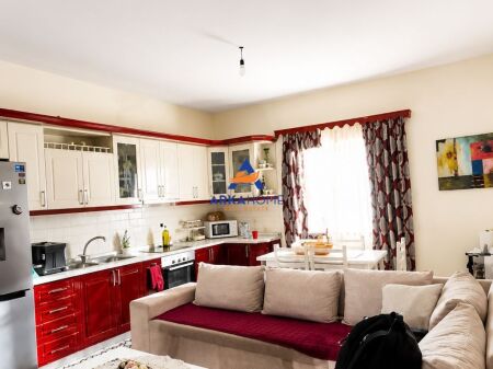 VENDESI APPARTAMENTO 3+1+2 BALCONI " COMPLESSO DI TOM DOSHI, VICINO A SHKOZA" 160.000 EURO 
