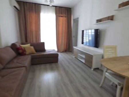 In affitto 1+1+ parcheggio E88 Laprake 550 mila leke