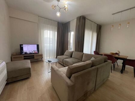 Apartament 2+1 per qira tek Rruga e Kosovareve.